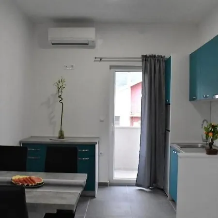 Daire With Parking Space Kastel Stari, - 24803