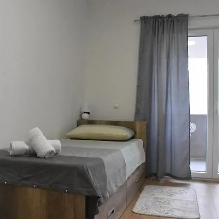 With Parking Space Kastel Stari, - 24803 *