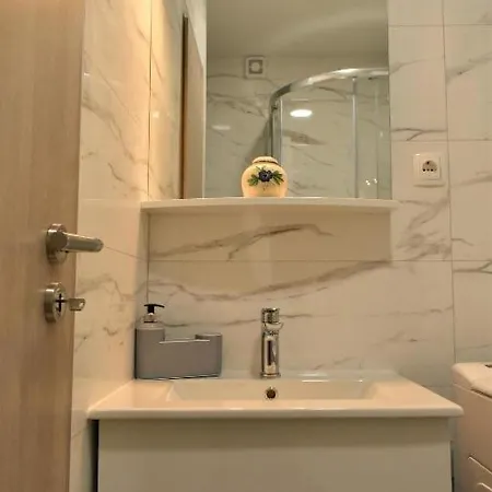Daire With Parking Space Kastel Stari, - 24803