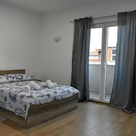 With Parking Space Kastel Stari, - 24803 *