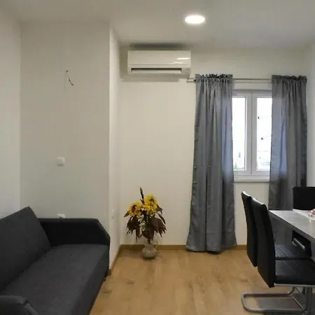 Apartament With Parking Space Kastel Stari, - 24803