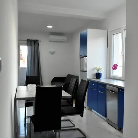 With Parking Space Kastel Stari, - 24803 Daire *